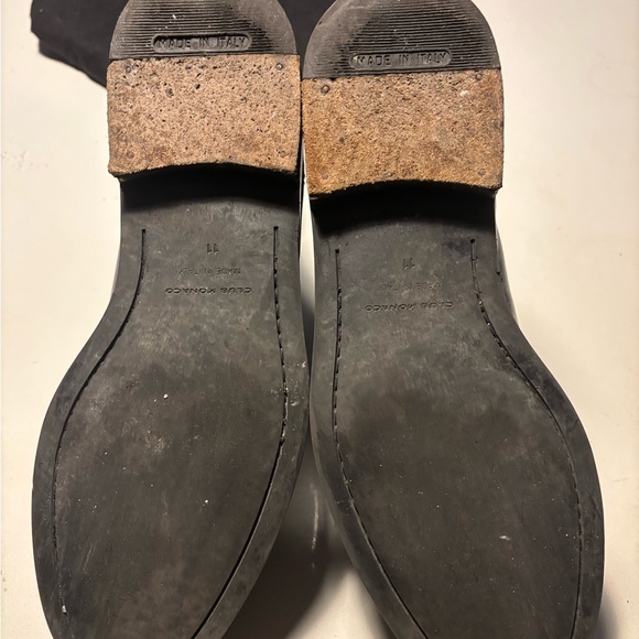 Club Monaco Black Chelsea Boots with Leather Finish and Elastic Side Panels - Picture 6 of 9